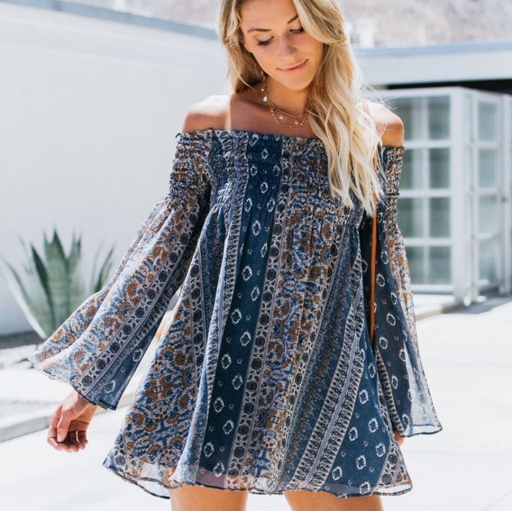 NWOT Cornflower off-shoulder bell sleeve dress